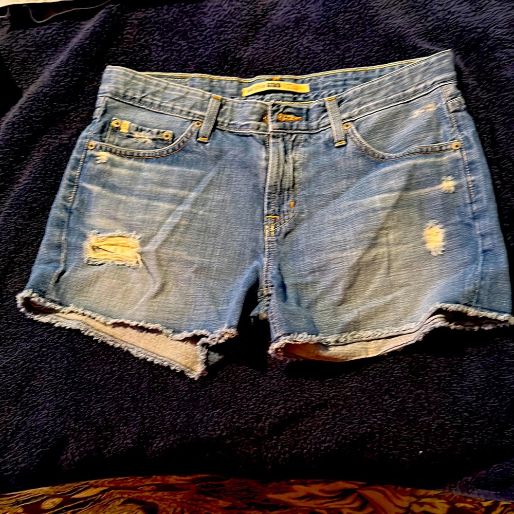Cute shorts. Boutique shopping. Boyfriend shorts